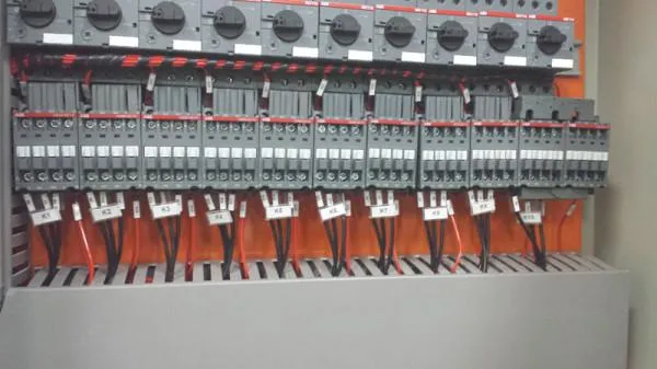 Painel de Potência para Motores em Aplicações Industriais
