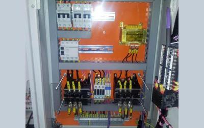 Montagem de painéis elétricos Montagem de painéis elétricos