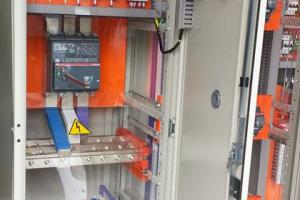 Painéis Elétricos de Distribuição Painéis Elétricos de Distribuição